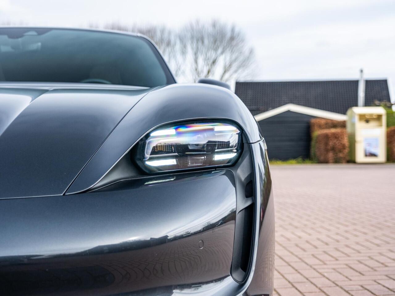 Porsche Taycan Sport Turismo 93 kWh | Innodrive | Achterasbesturing | Bose Surround Premium Sound | Adap Luchtvering | Volleder | Stoelenpack 14 weg elek | Parkeerpack | 360Cam | 19" Exclusive LM | Etc..