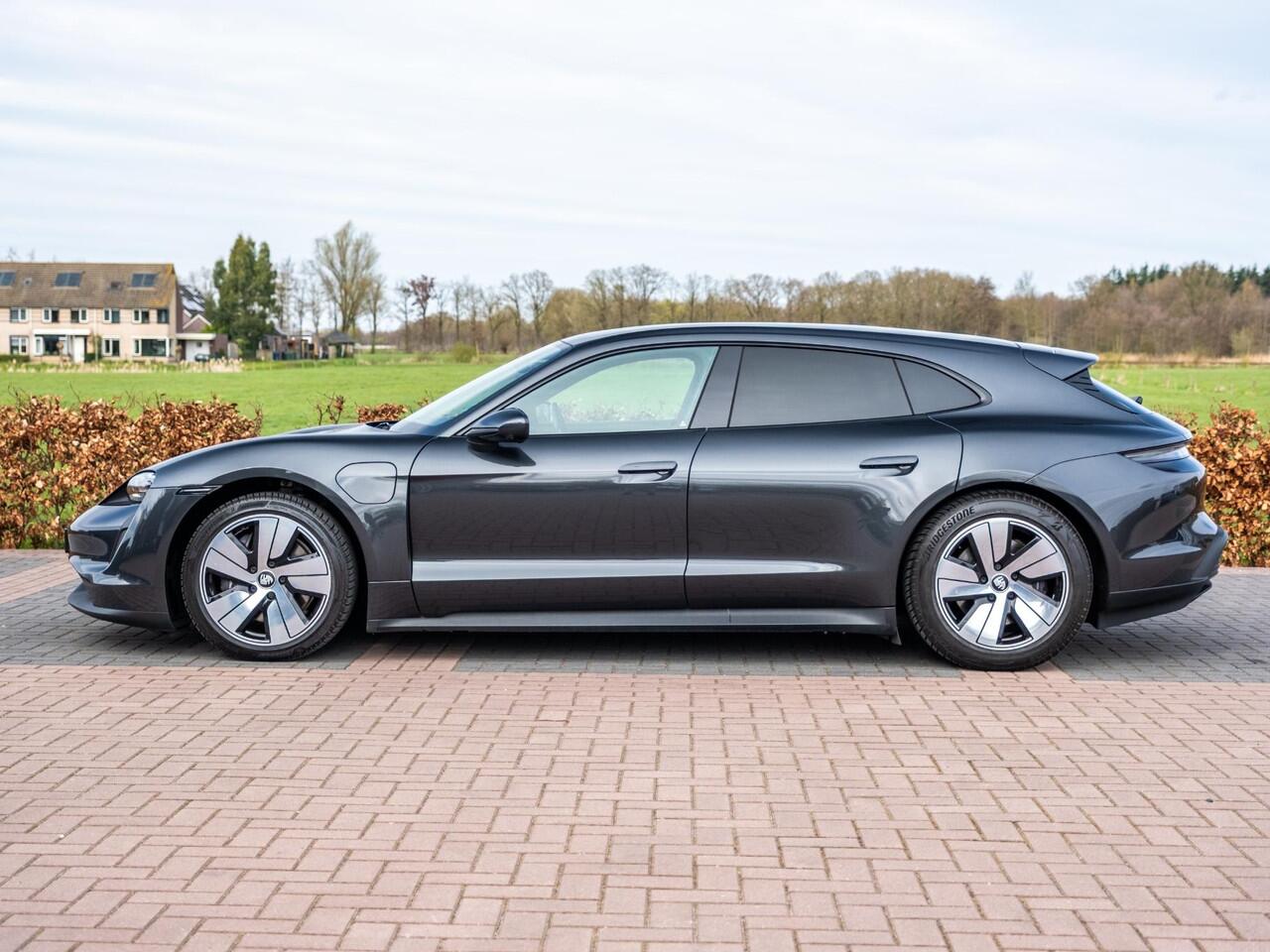 Porsche Taycan Sport Turismo 93 kWh | Innodrive | Achterasbesturing | Bose Surround Premium Sound | Adap Luchtvering | Volleder | Stoelenpack 14 weg elek | Parkeerpack | 360Cam | 19" Exclusive LM | Etc..