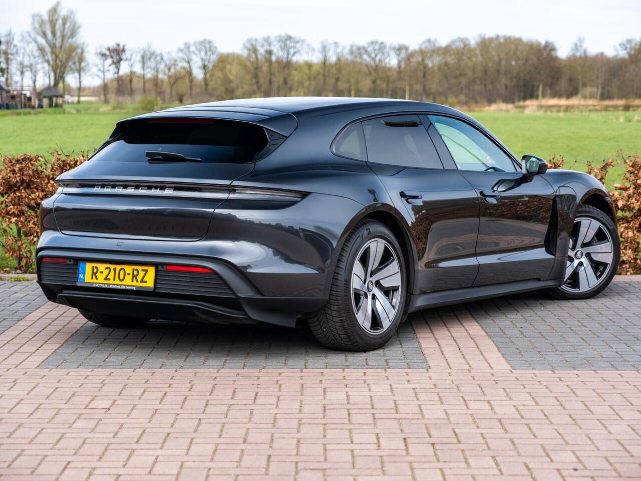 Porsche Taycan Sport Turismo 93 kWh | Innodrive | Achterasbesturing | Bose Surround Premium Sound | Adap Luchtvering | Volleder | Stoelenpack 14 weg elek | Parkeerpack | 360Cam | 19" Exclusive LM | Etc..