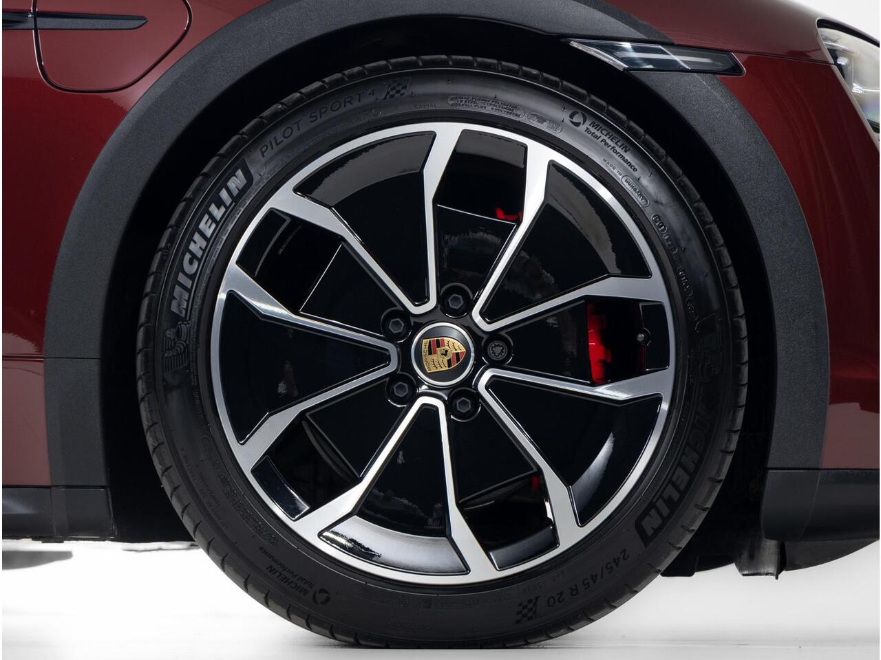 Porsche Taycan 4S Cross Turismo