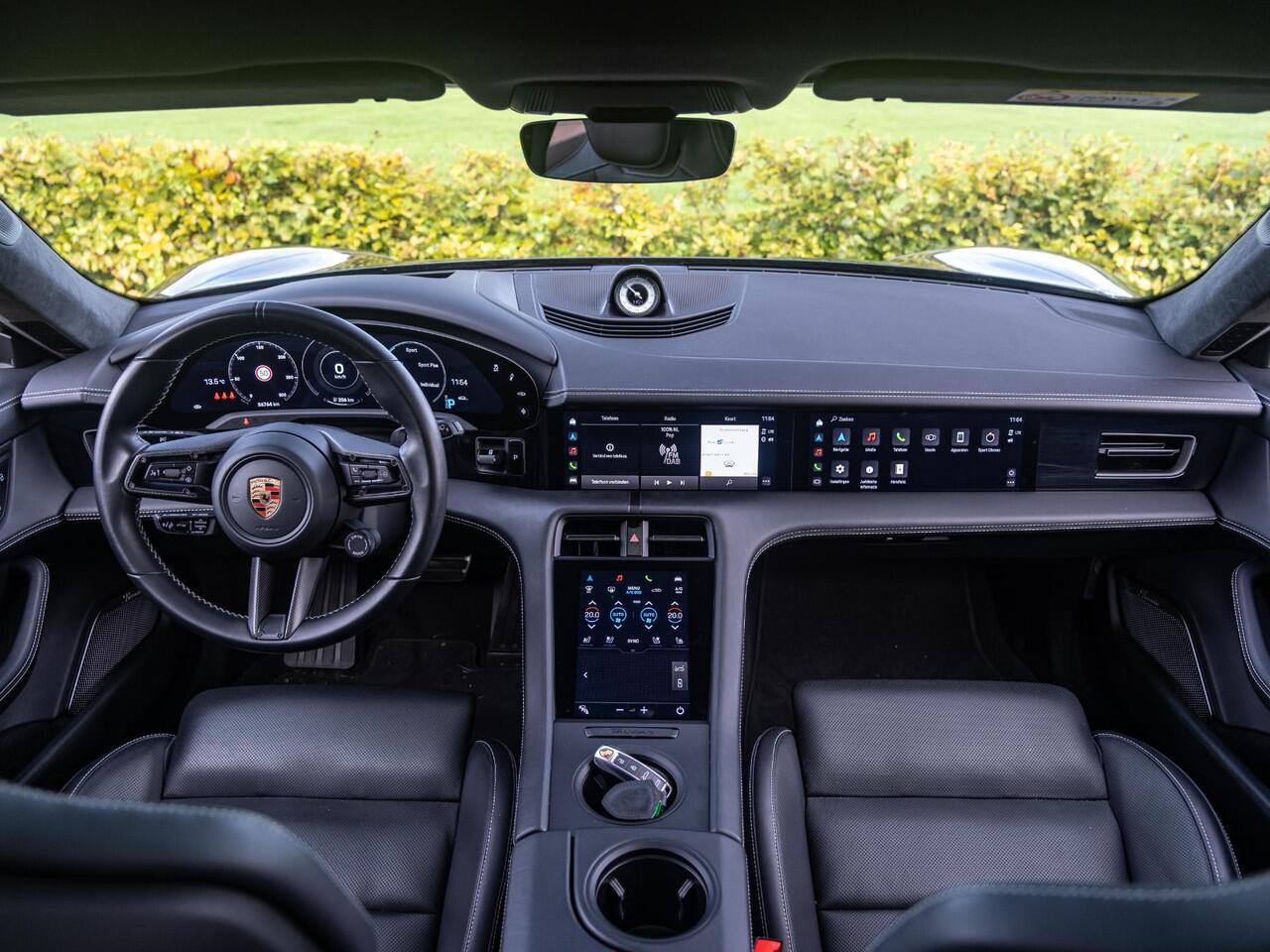 Porsche Taycan Sport Turismo Turbo S 93 kWh 761pk | Burmester | Keramische remmen | Volleder | HUD | SportChrono | Panodak | Bijrijdersdispay | PDCC | Stoelventilatie | 5-pers | SportDesign | InnoDrive| Carbon in/exterieur | Etc..  247300 nw prijs   (Org NL)