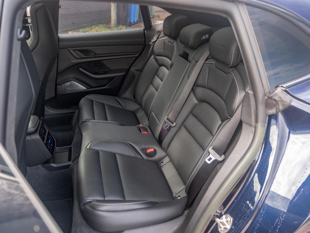 Porsche Taycan Sport Turismo Turbo S 93 kWh 761pk | Burmester | Keramische remmen | Volleder | HUD | SportChrono | Panodak | Bijrijdersdispay | PDCC | Stoelventilatie | 5-pers | SportDesign | InnoDrive| Carbon in/exterieur | Etc..  247300 nw prijs   (Org NL)