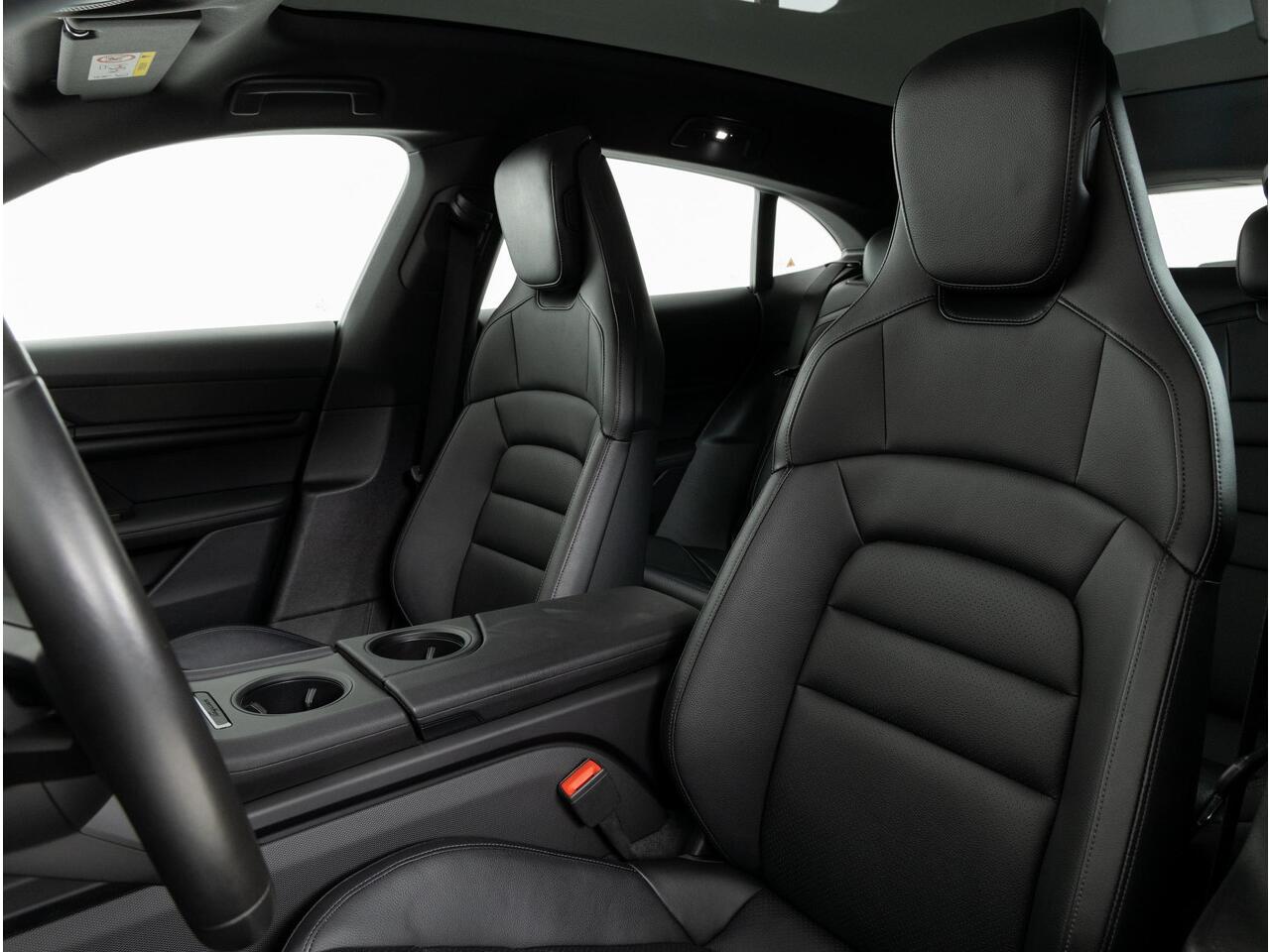 Porsche Taycan 4 Cross Turismo