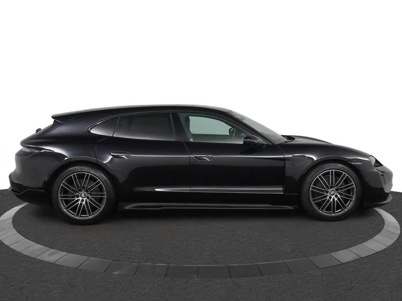 Porsche Taycan Sport Turismo 79 kWh | NAP | Sports chrono | Pano | ACC | 1e eigenaar | Dealeronderhouden | 2e set wielen