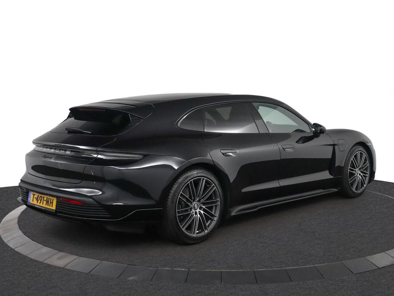 Porsche Taycan Sport Turismo 79 kWh | NAP | Sports chrono | Pano | ACC | 1e eigenaar | Dealeronderhouden | 2e set wielen