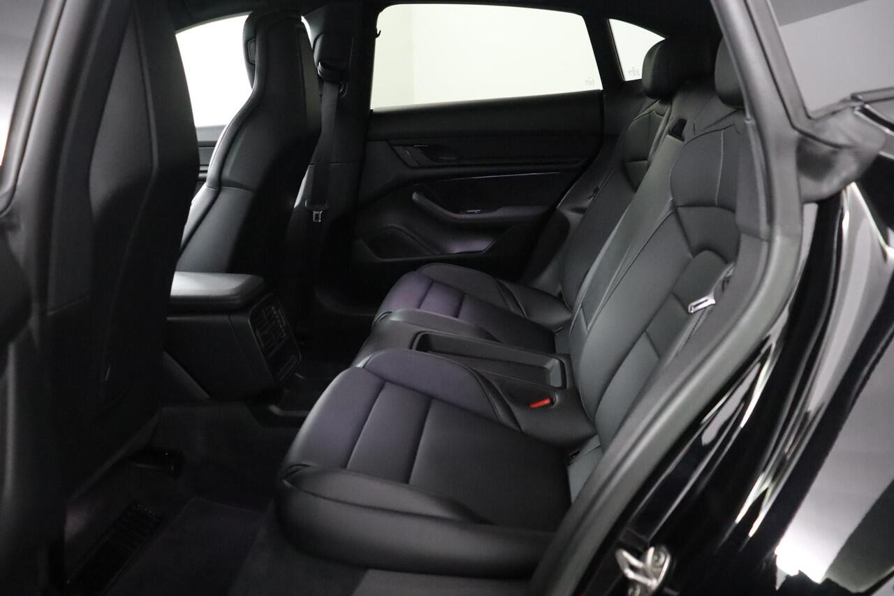 Porsche Taycan Sport Turismo 79 kWh | NAP | Sports chrono | Pano | ACC | 1e eigenaar | Dealeronderhouden | 2e set wielen
