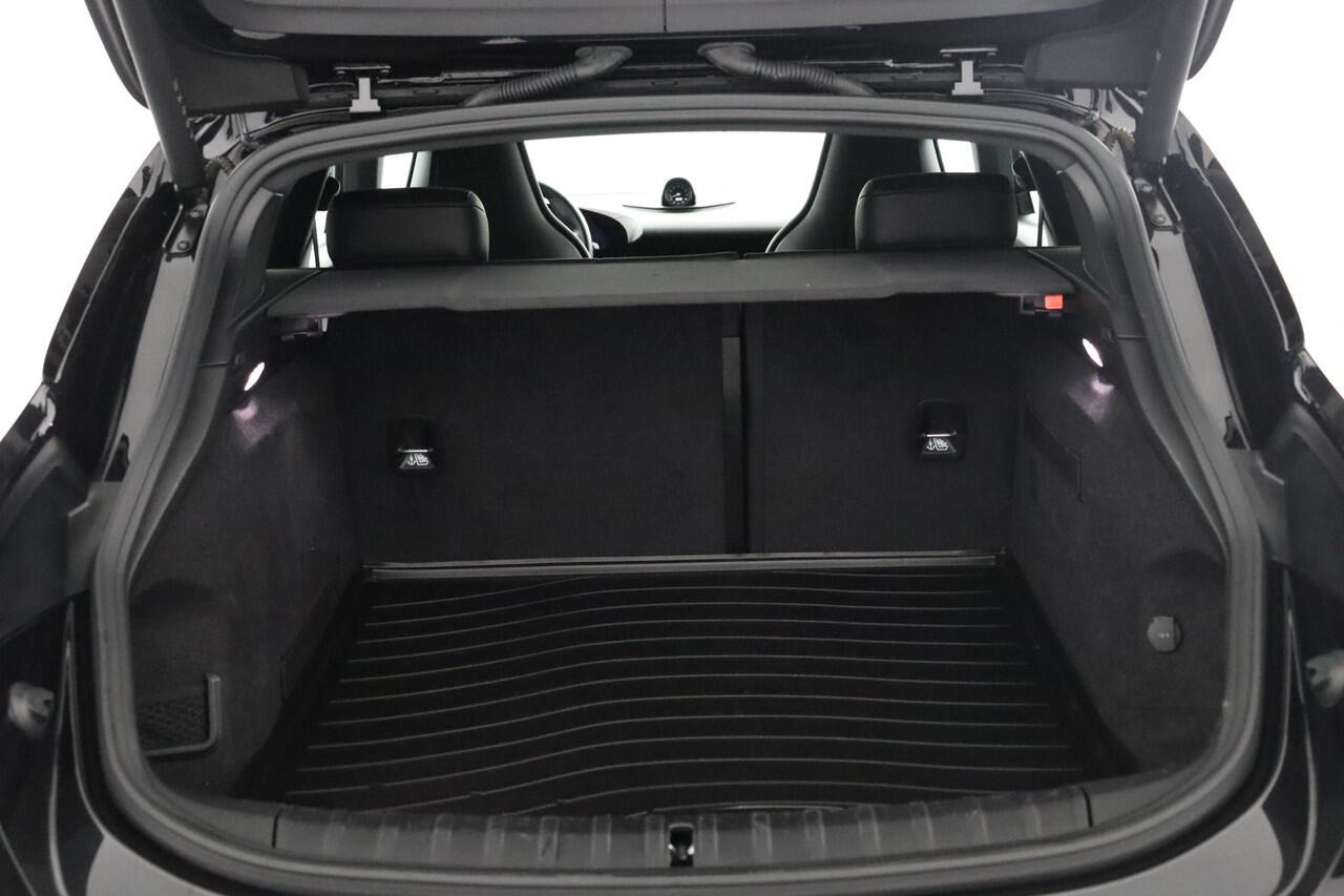 Porsche Taycan Sport Turismo 79 kWh | NAP | Sports chrono | Pano | ACC | 1e eigenaar | Dealeronderhouden | 2e set wielen