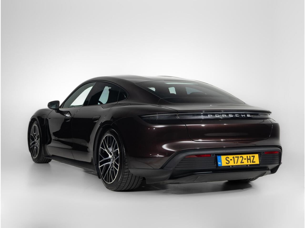 Porsche Taycan 