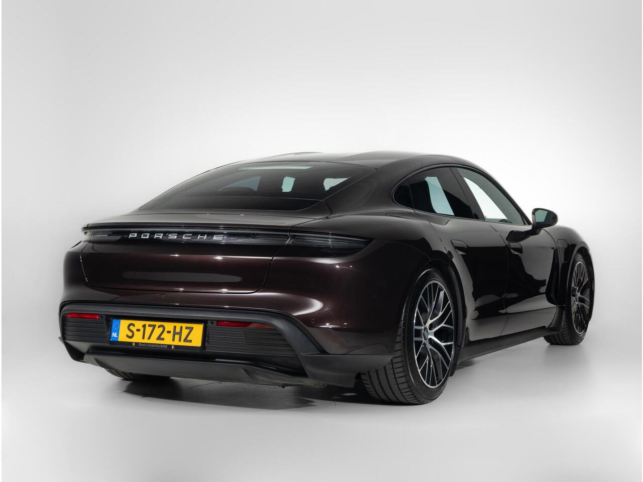 Porsche Taycan 