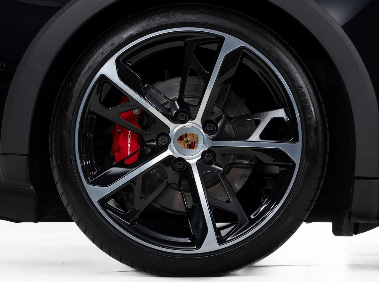 Porsche Taycan 4S Cross Turismo