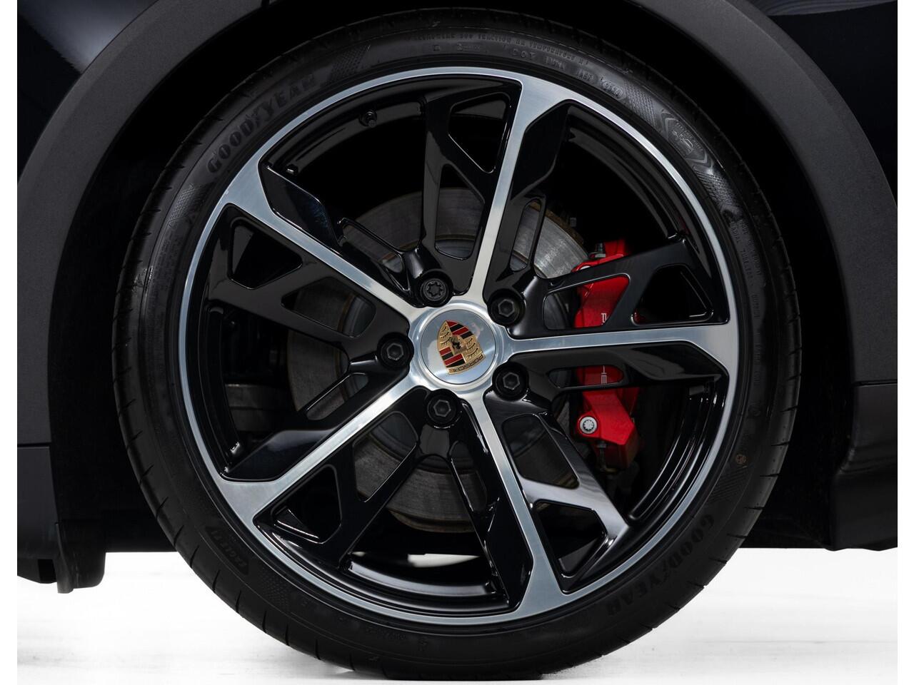 Porsche Taycan 4S Cross Turismo