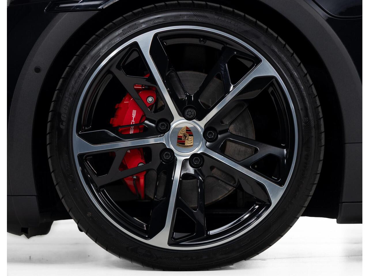 Porsche Taycan 4S Cross Turismo