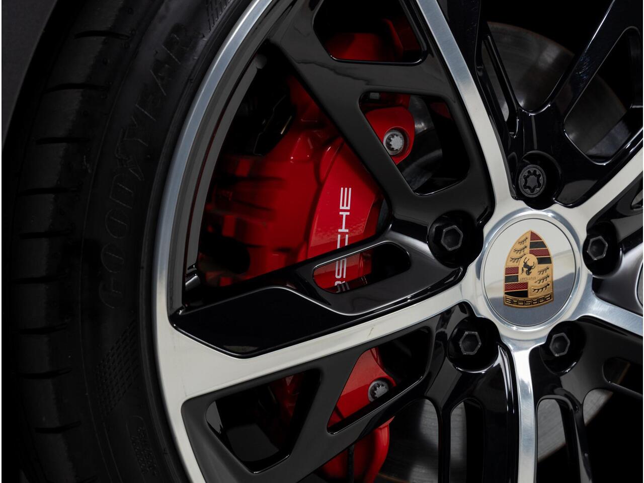 Porsche Taycan 4S Cross Turismo