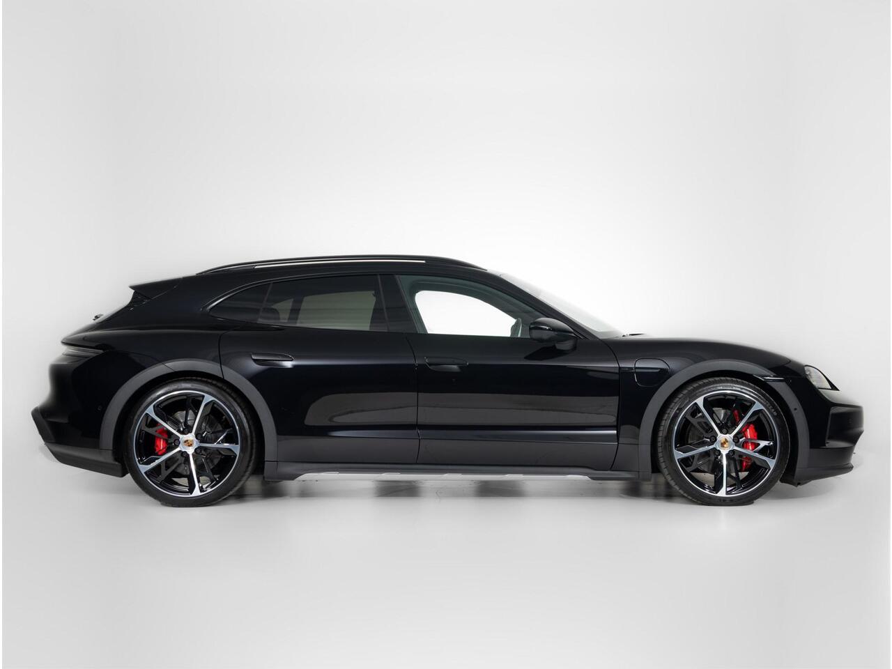 Porsche Taycan 4S Cross Turismo