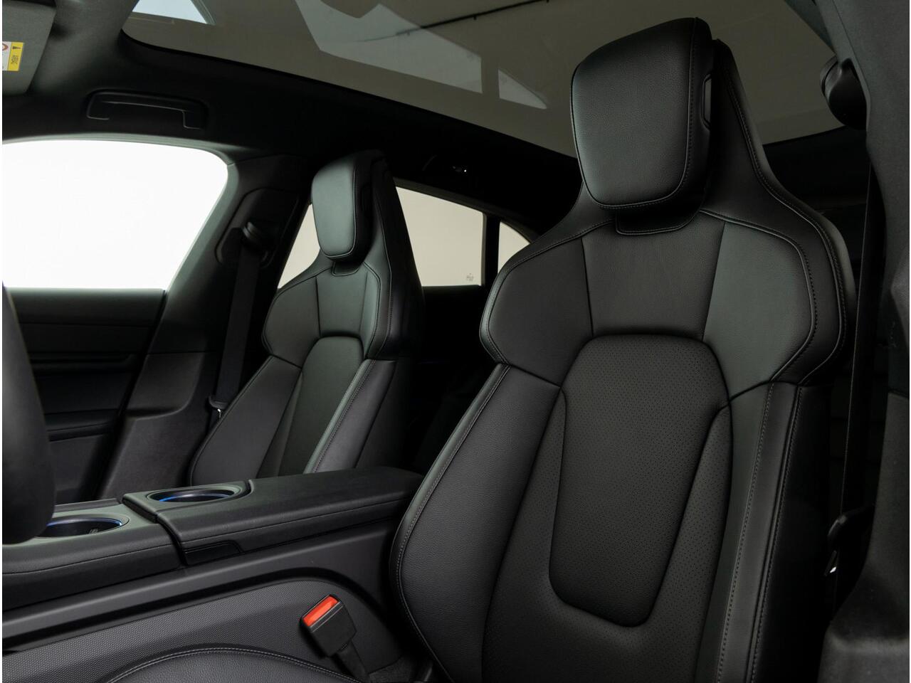 Porsche Taycan 4 Cross Turismo