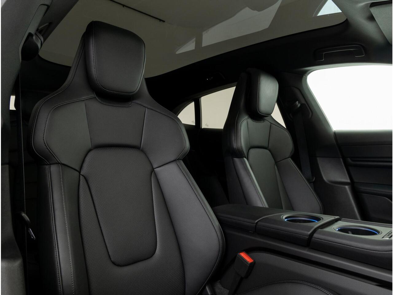 Porsche Taycan 4 Cross Turismo