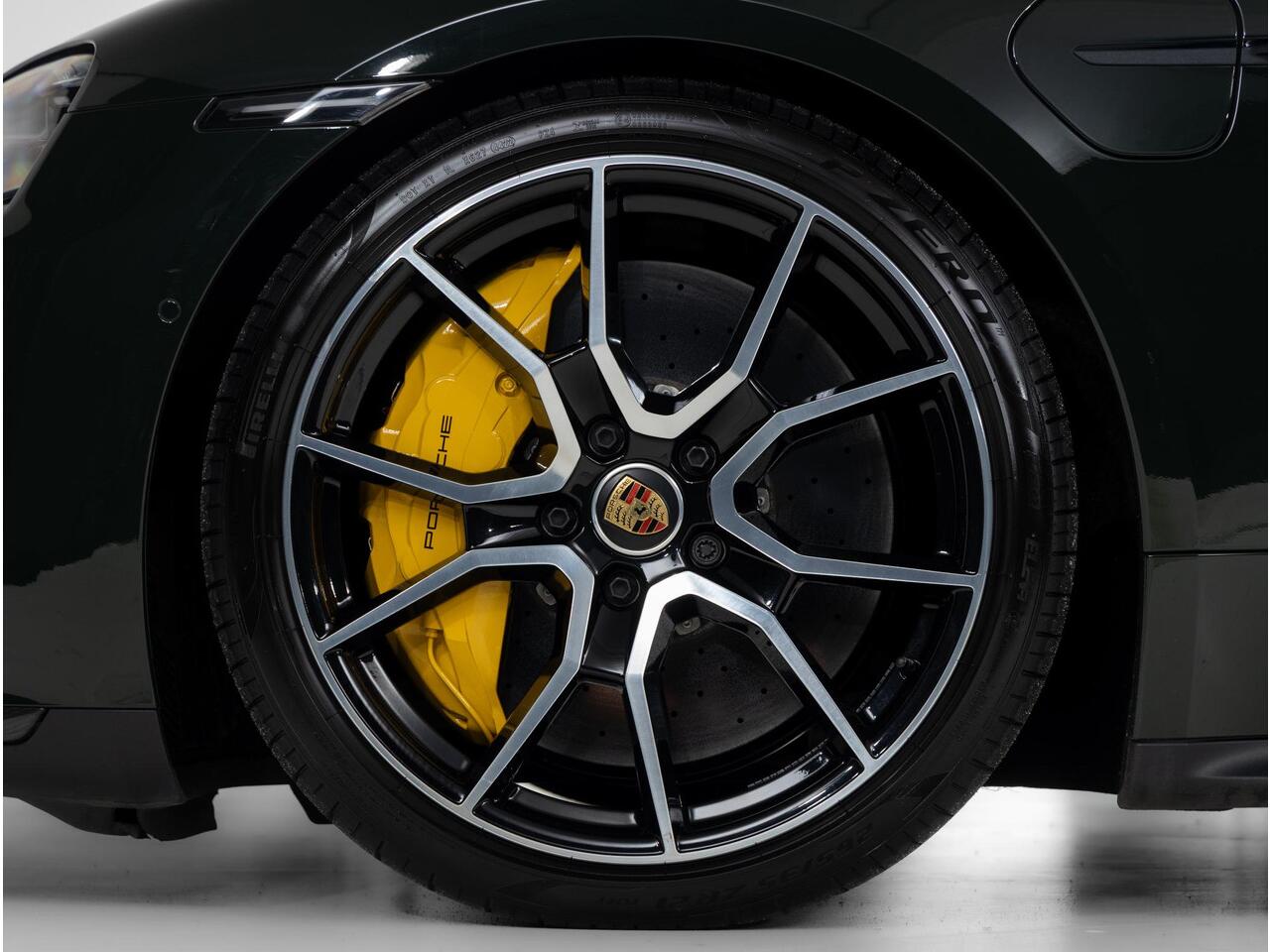Porsche Taycan Turbo S Sport Turismo