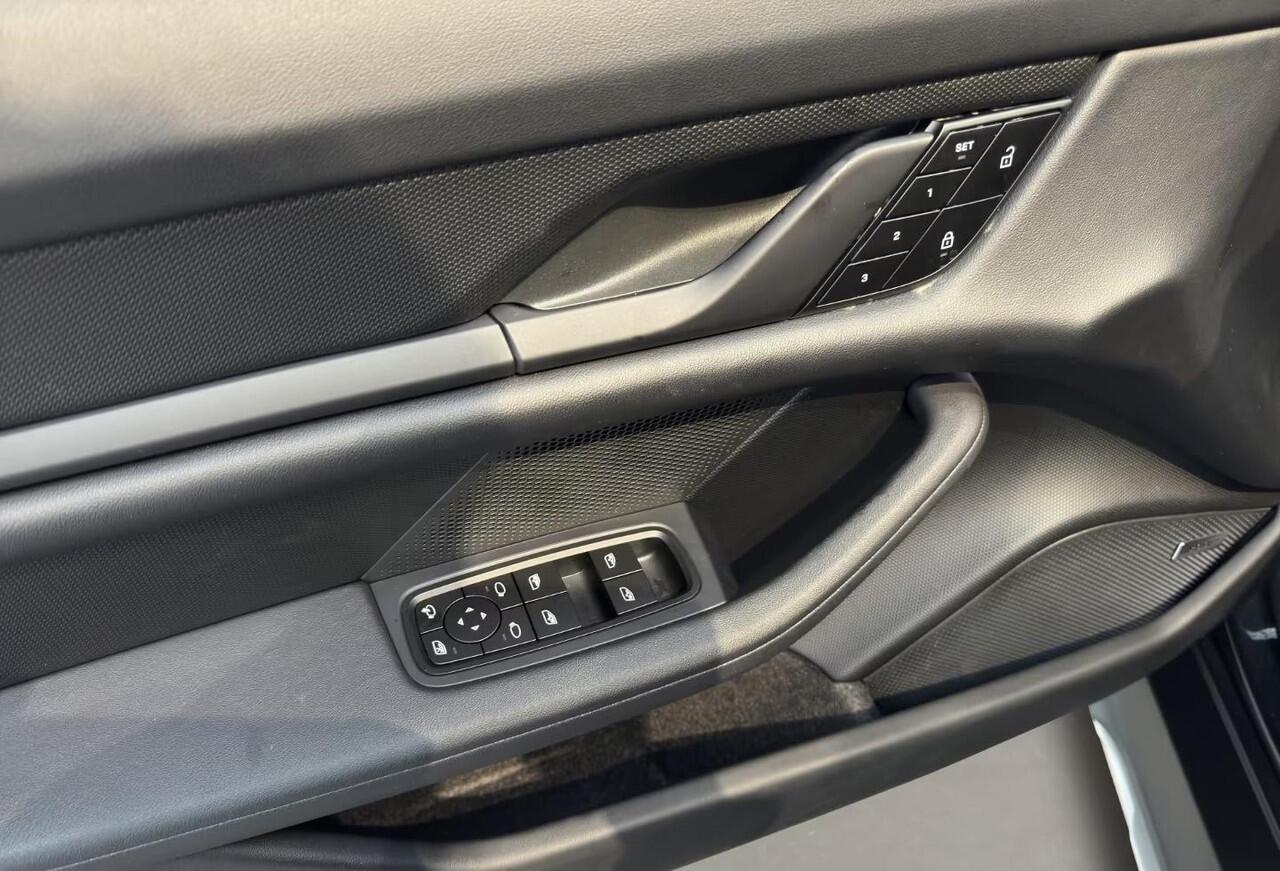 Porsche Taycan Cross Turismo 4S 93 kWh