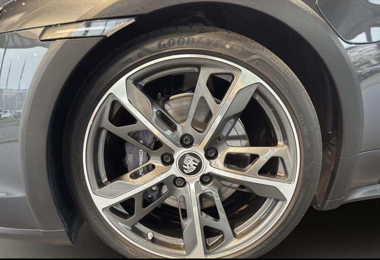 Porsche Taycan Cross Turismo 4S 93 kWh