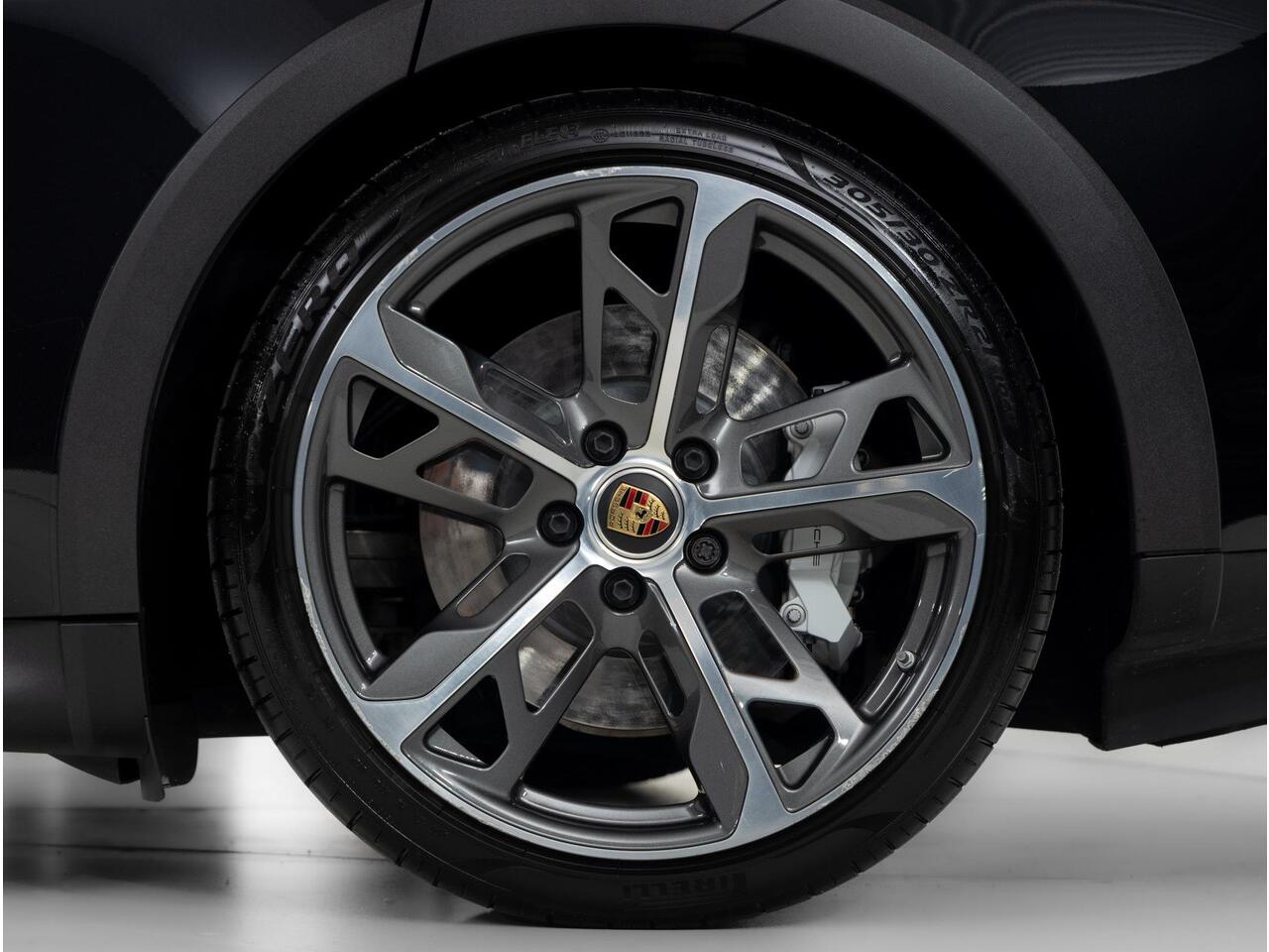 Porsche Taycan Turbo Cross Turismo