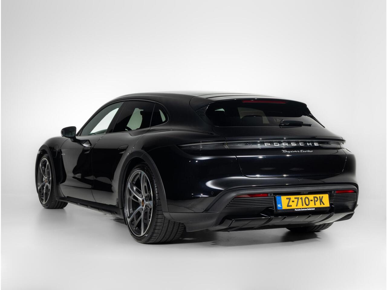 Porsche Taycan Turbo Cross Turismo