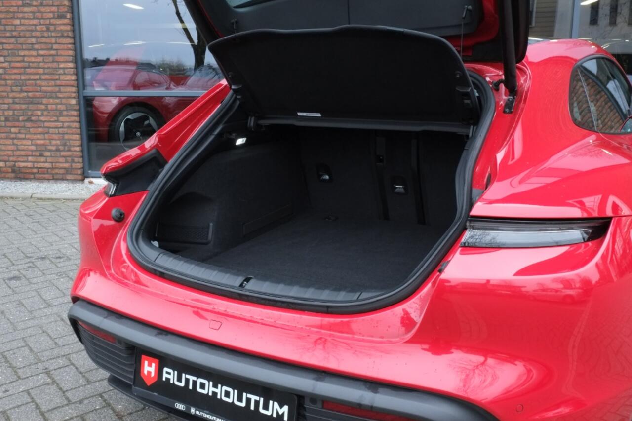 Porsche Taycan Sport Turismo 89 kWh Panoramadak, Sport Chrono, Adaptive cruisecontrol