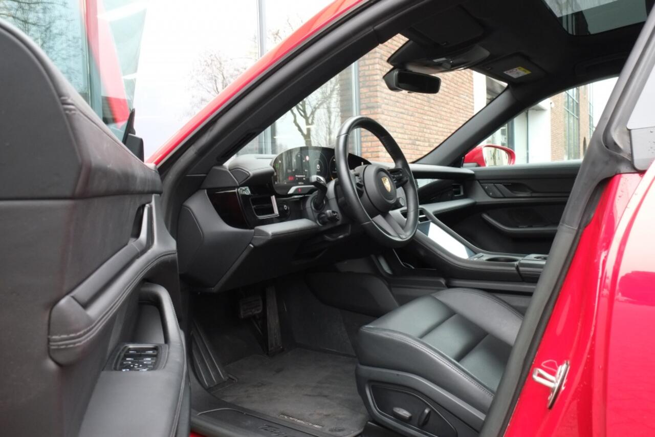 Porsche Taycan Sport Turismo 89 kWh Panoramadak, Sport Chrono, Adaptive cruisecontrol