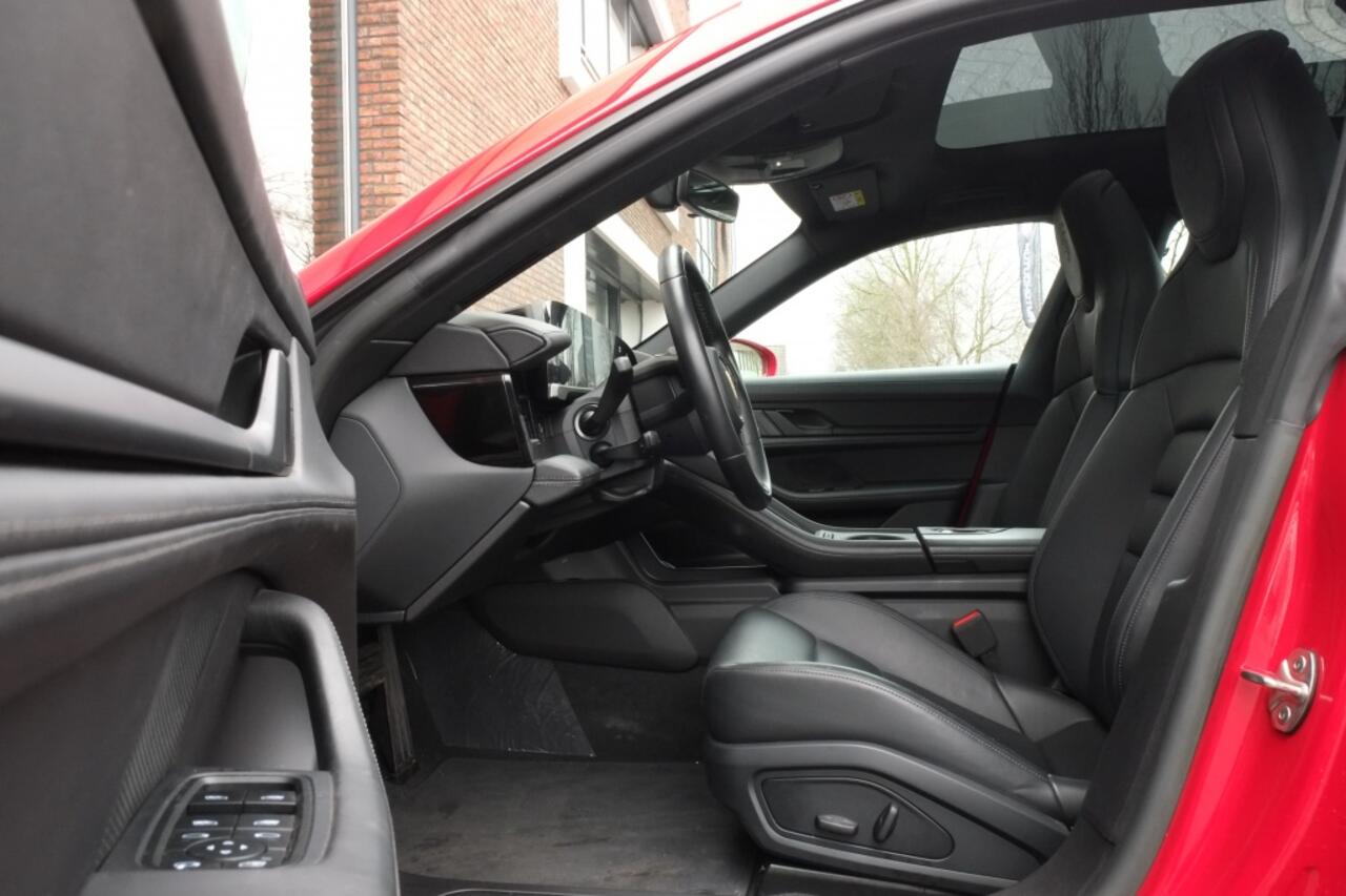 Porsche Taycan Sport Turismo 89 kWh Panoramadak, Sport Chrono, Adaptive cruisecontrol