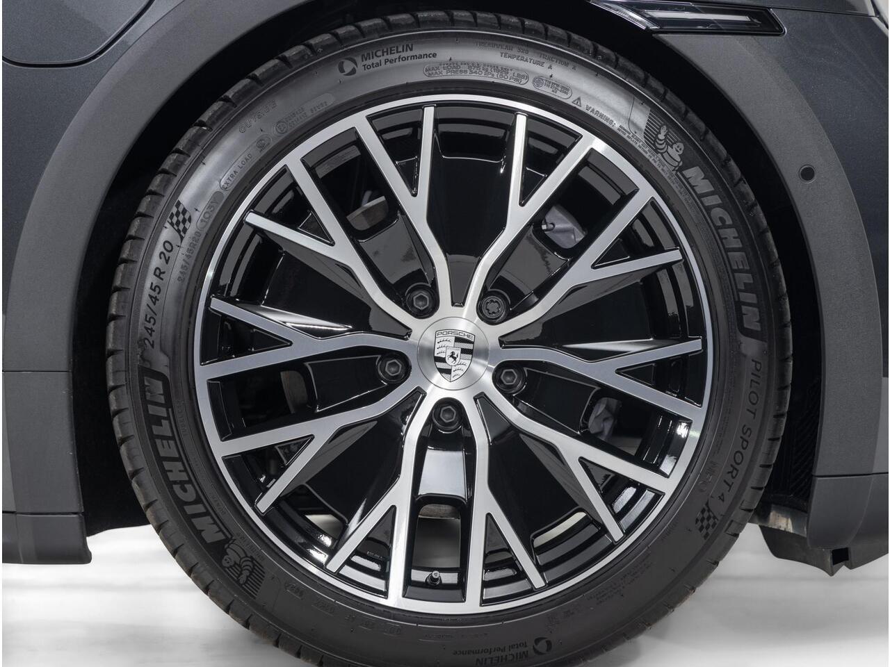 Porsche Taycan 4 Cross Turismo