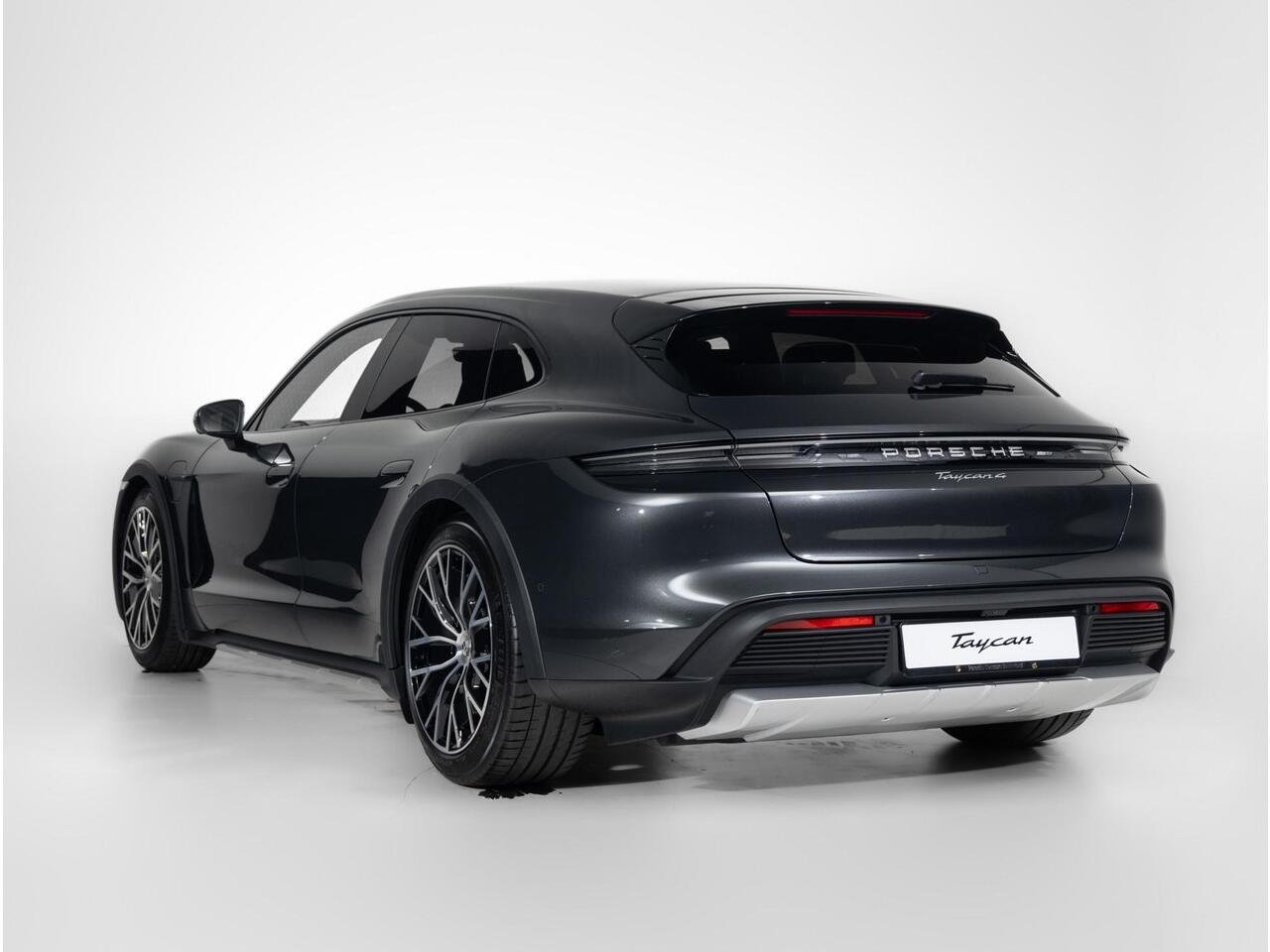 Porsche Taycan 4 Cross Turismo