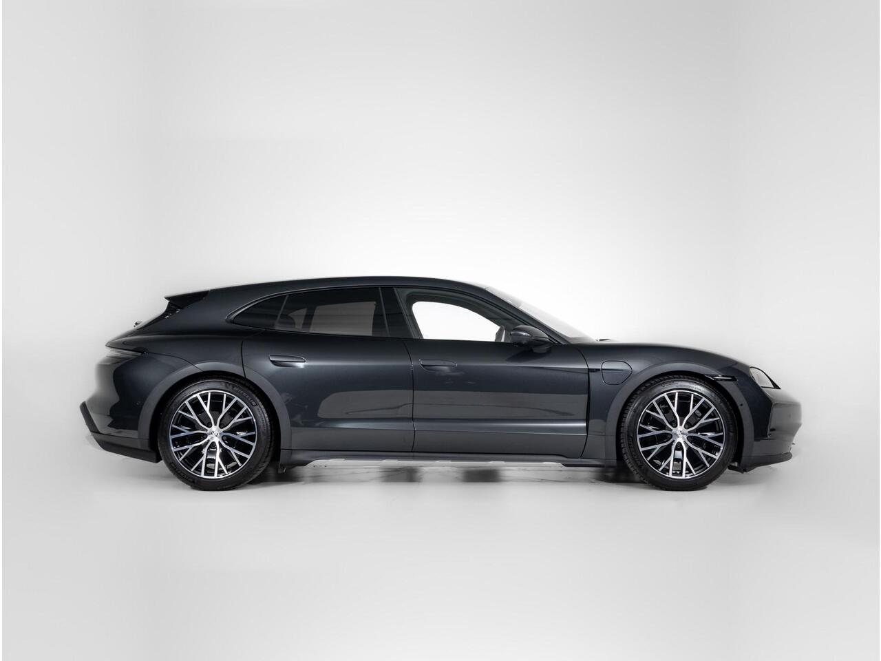 Porsche Taycan 4 Cross Turismo