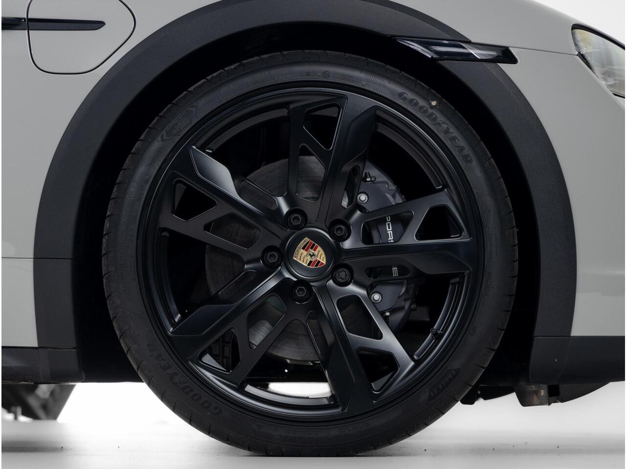 Porsche Taycan 4 Cross Turismo