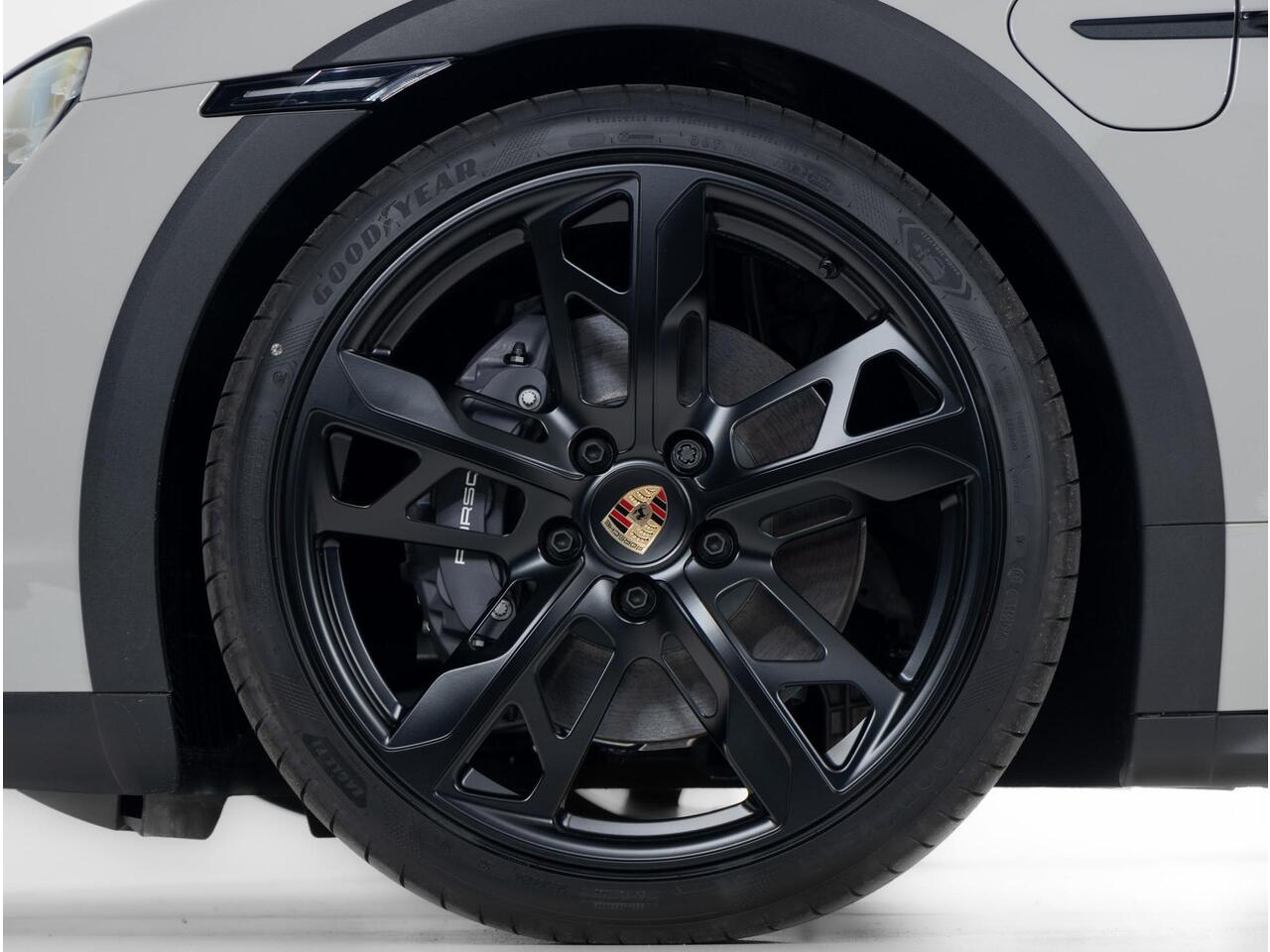 Porsche Taycan 4 Cross Turismo