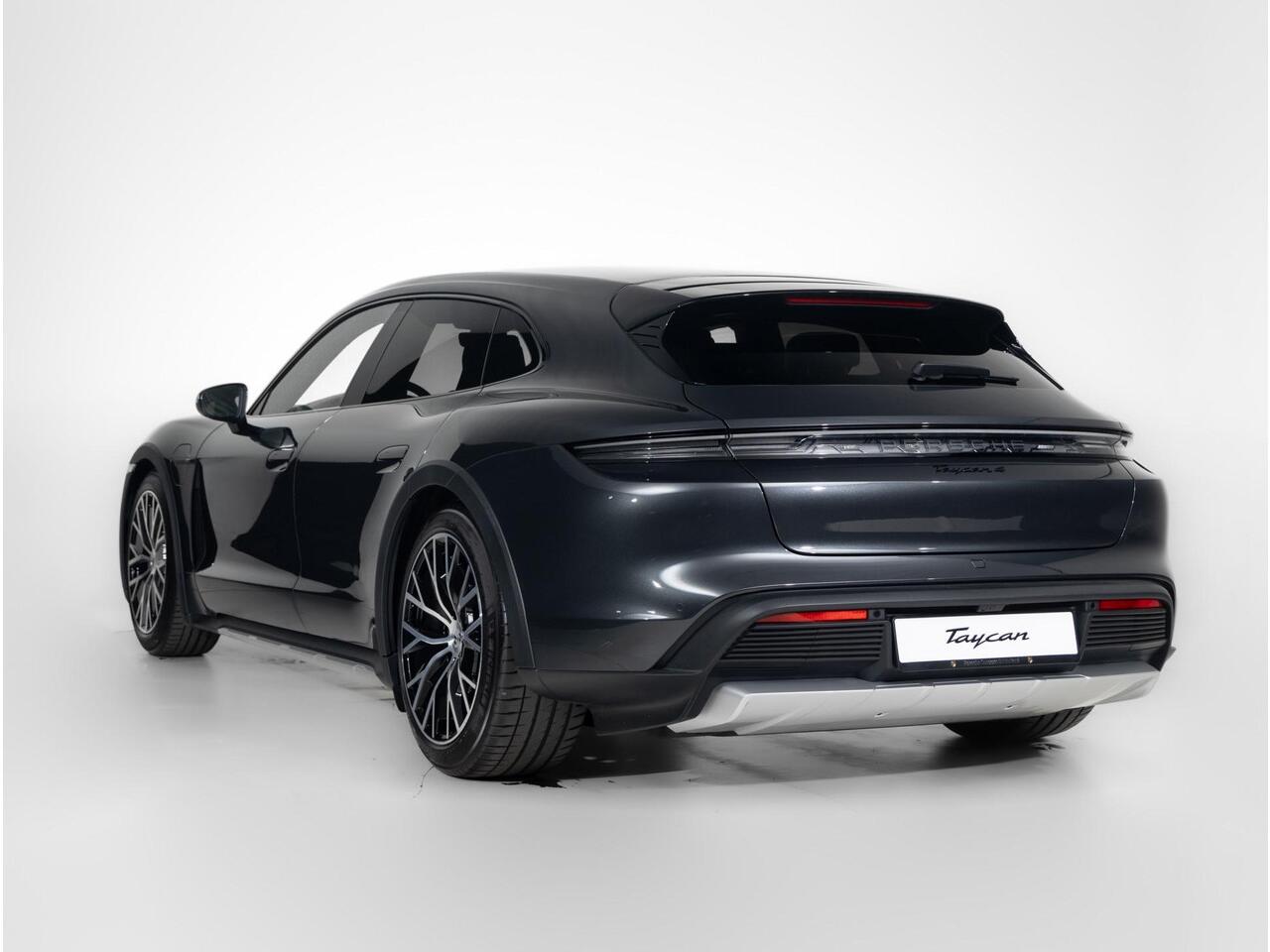 Porsche Taycan 4 Cross Turismo