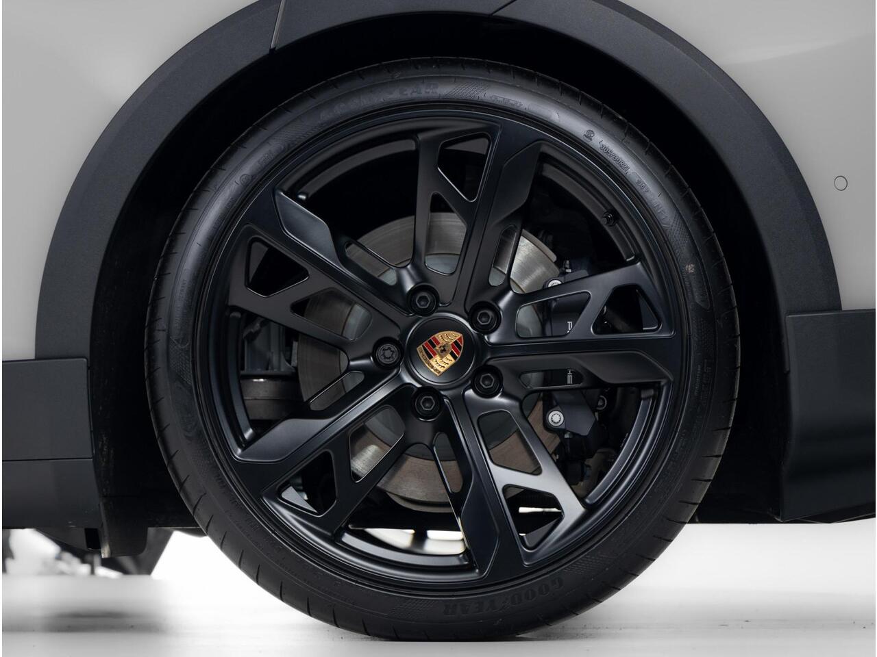 Porsche Taycan 4 Cross Turismo