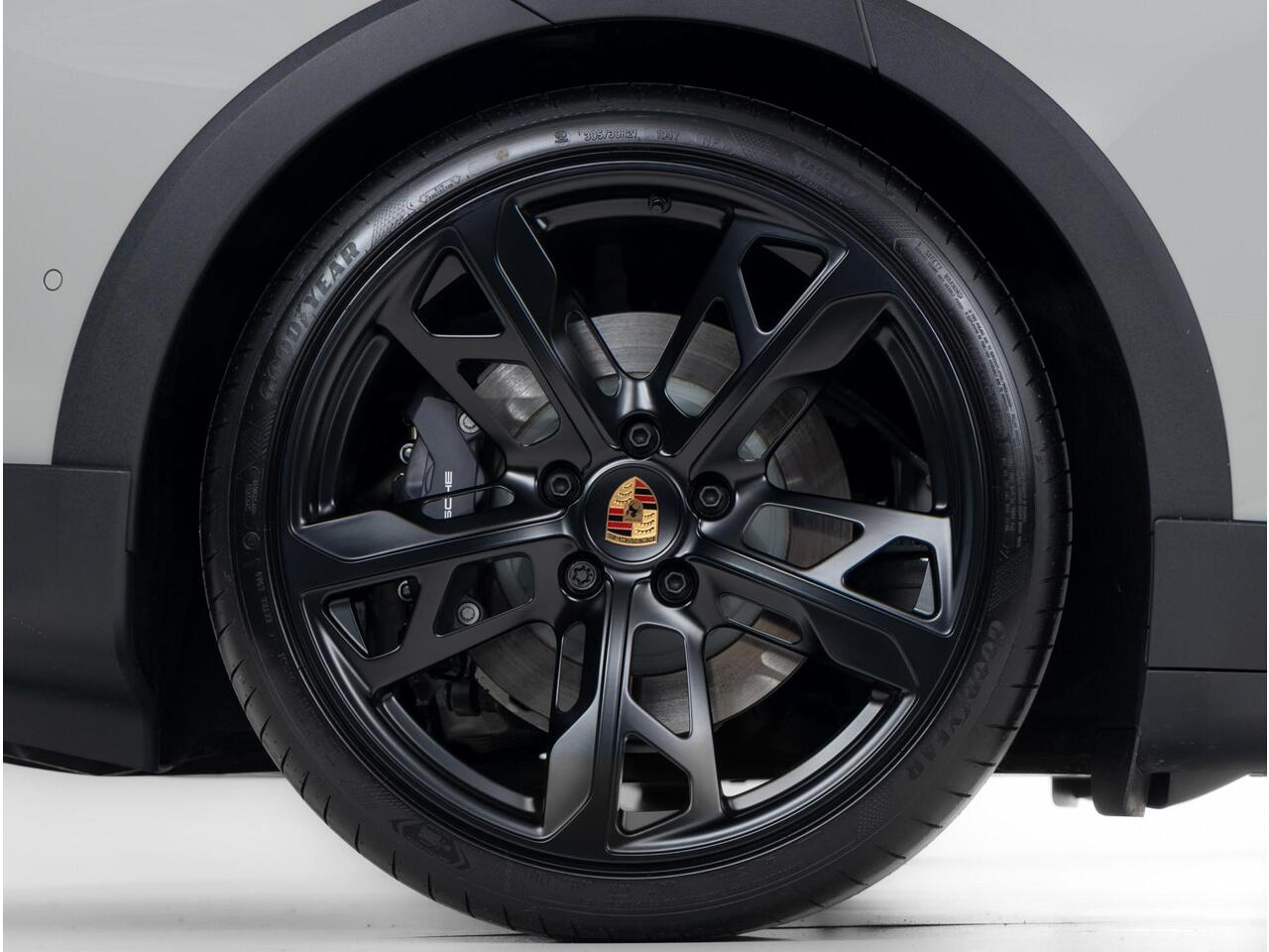 Porsche Taycan 4 Cross Turismo