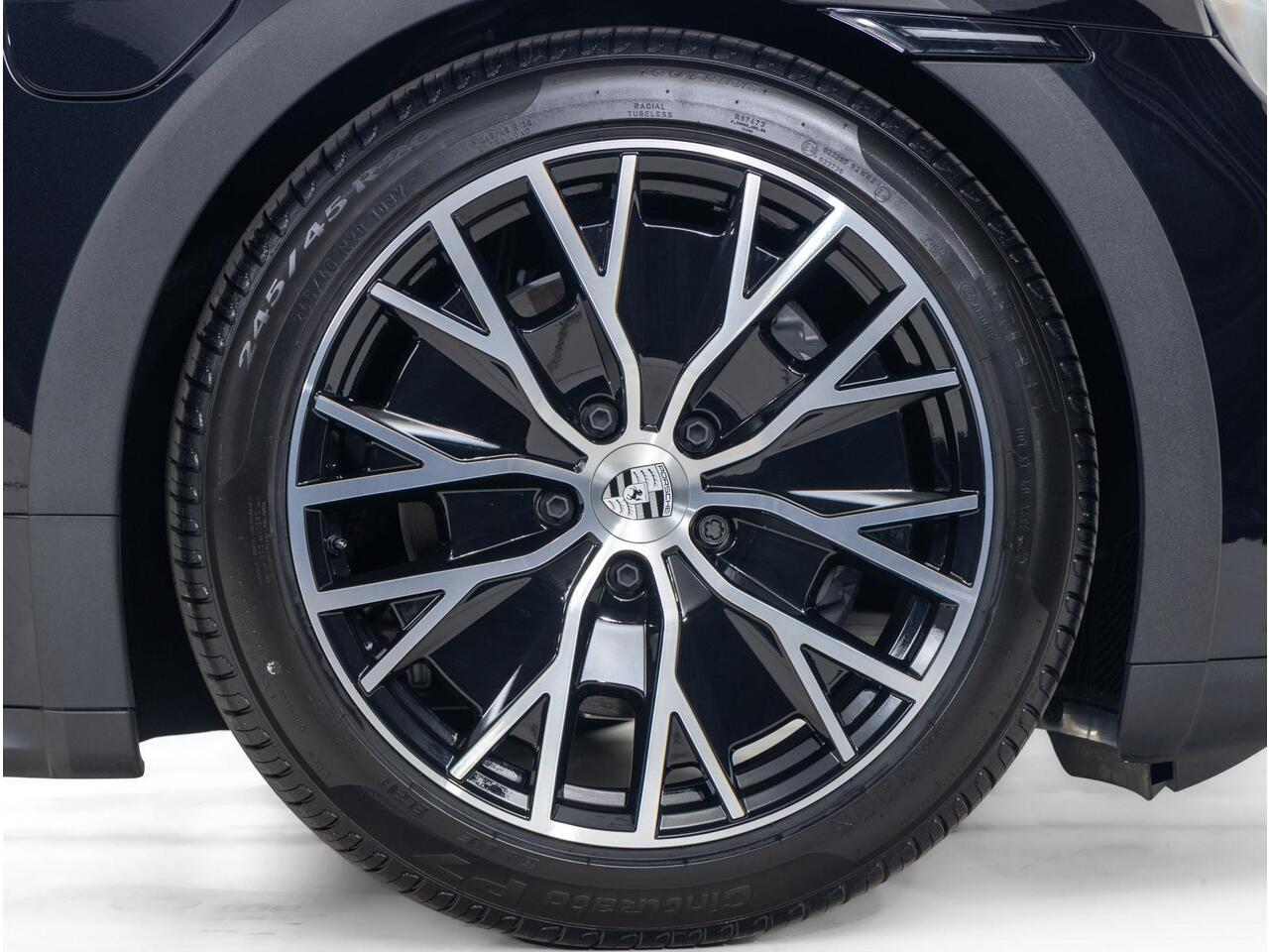 Porsche Taycan 4 Cross Turismo