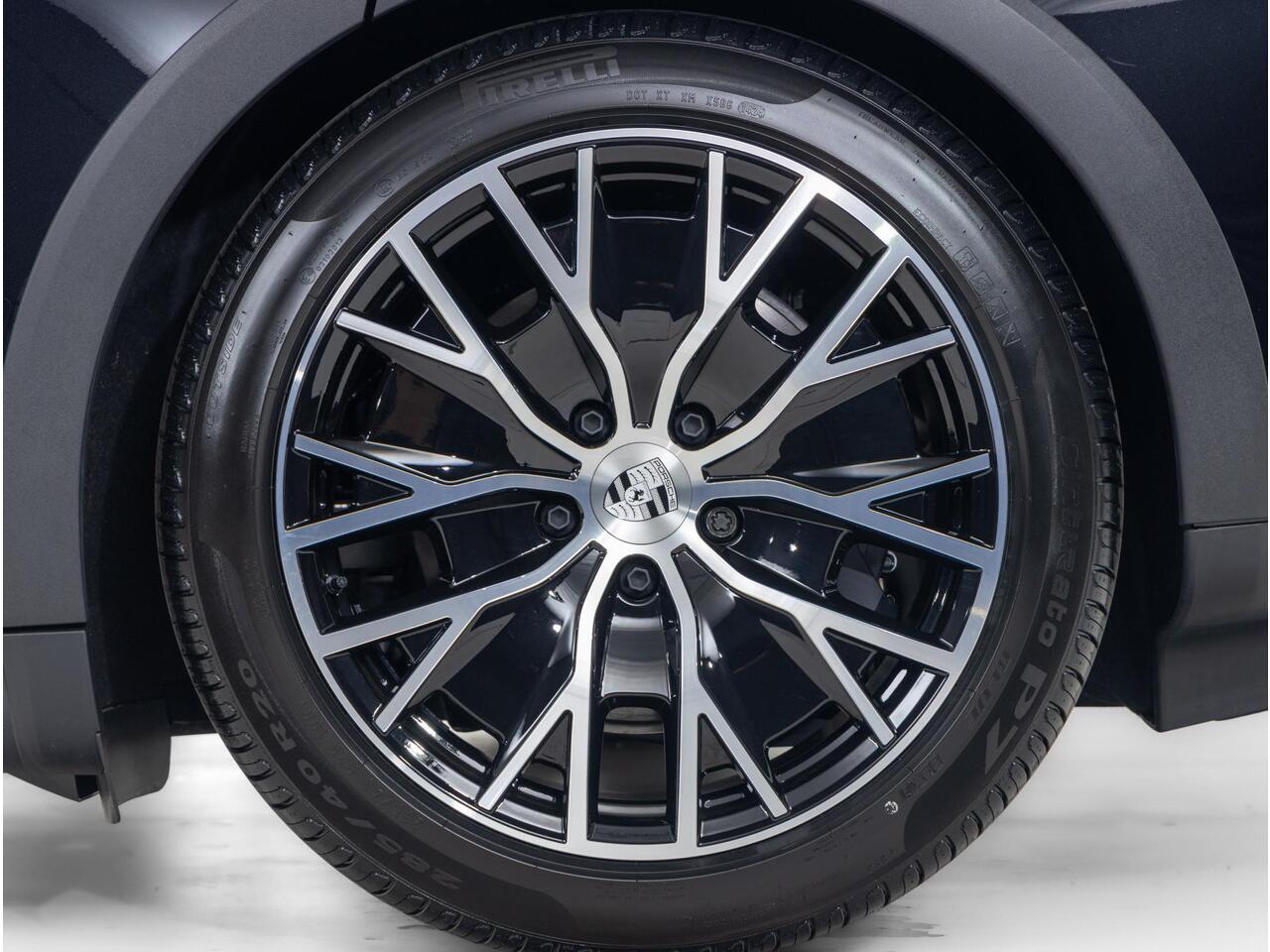 Porsche Taycan 4 Cross Turismo