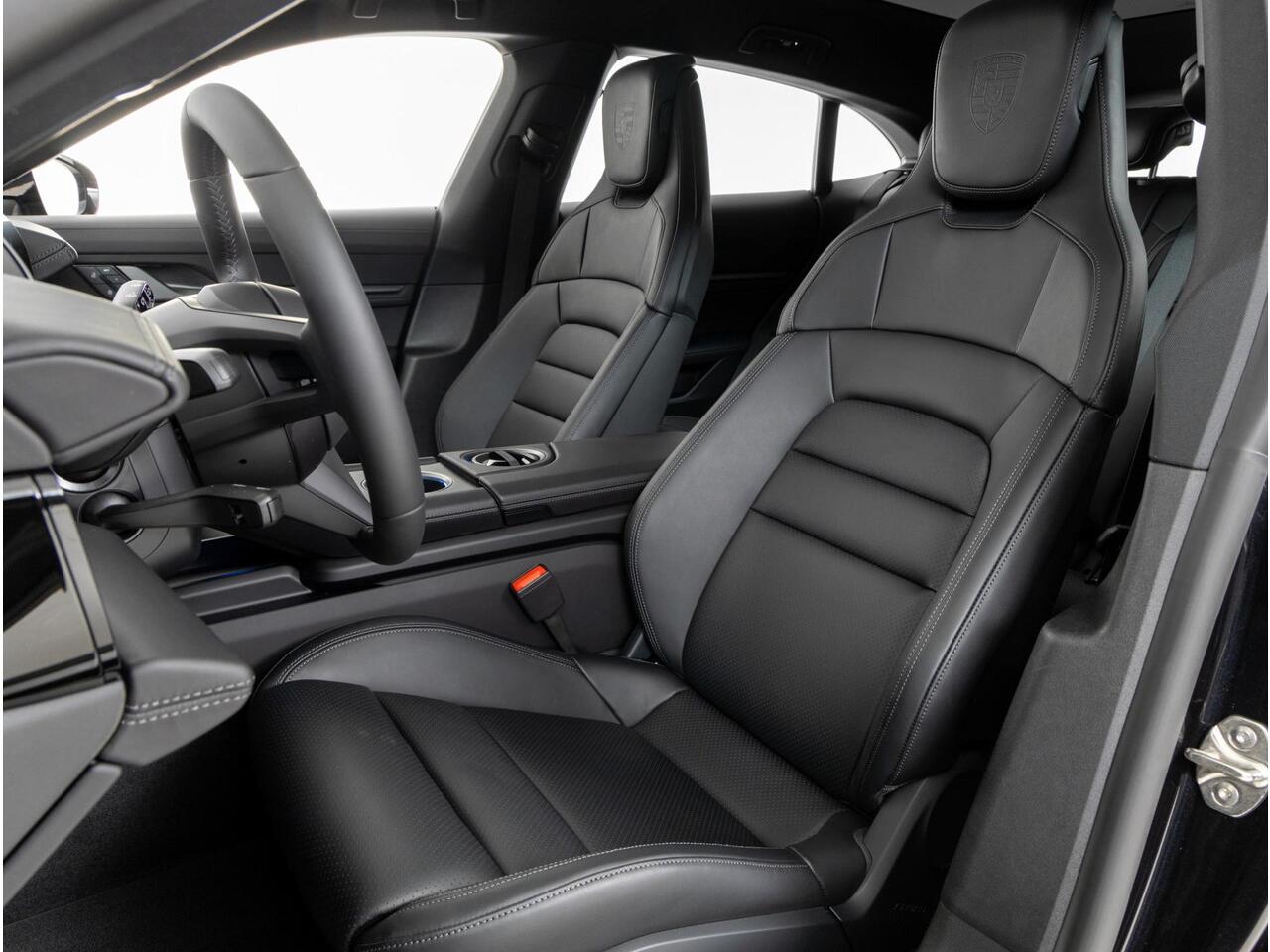 Porsche Taycan 4 Cross Turismo