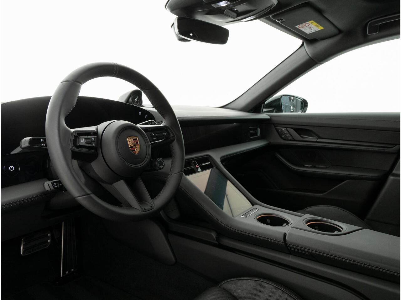 Porsche Taycan Sport Turismo Black Edition