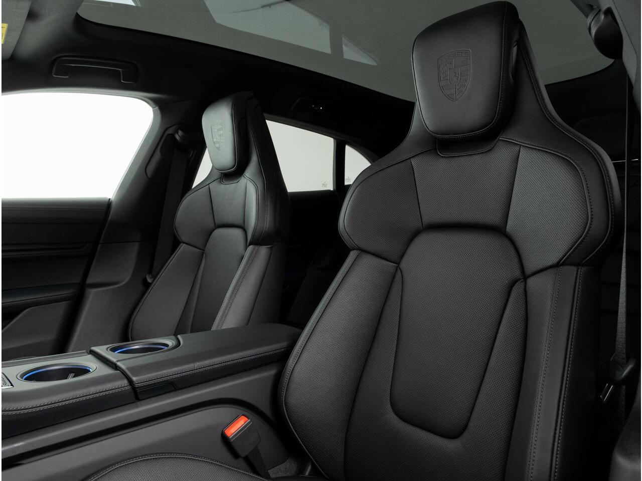 Porsche Taycan Sport Turismo Black Edition