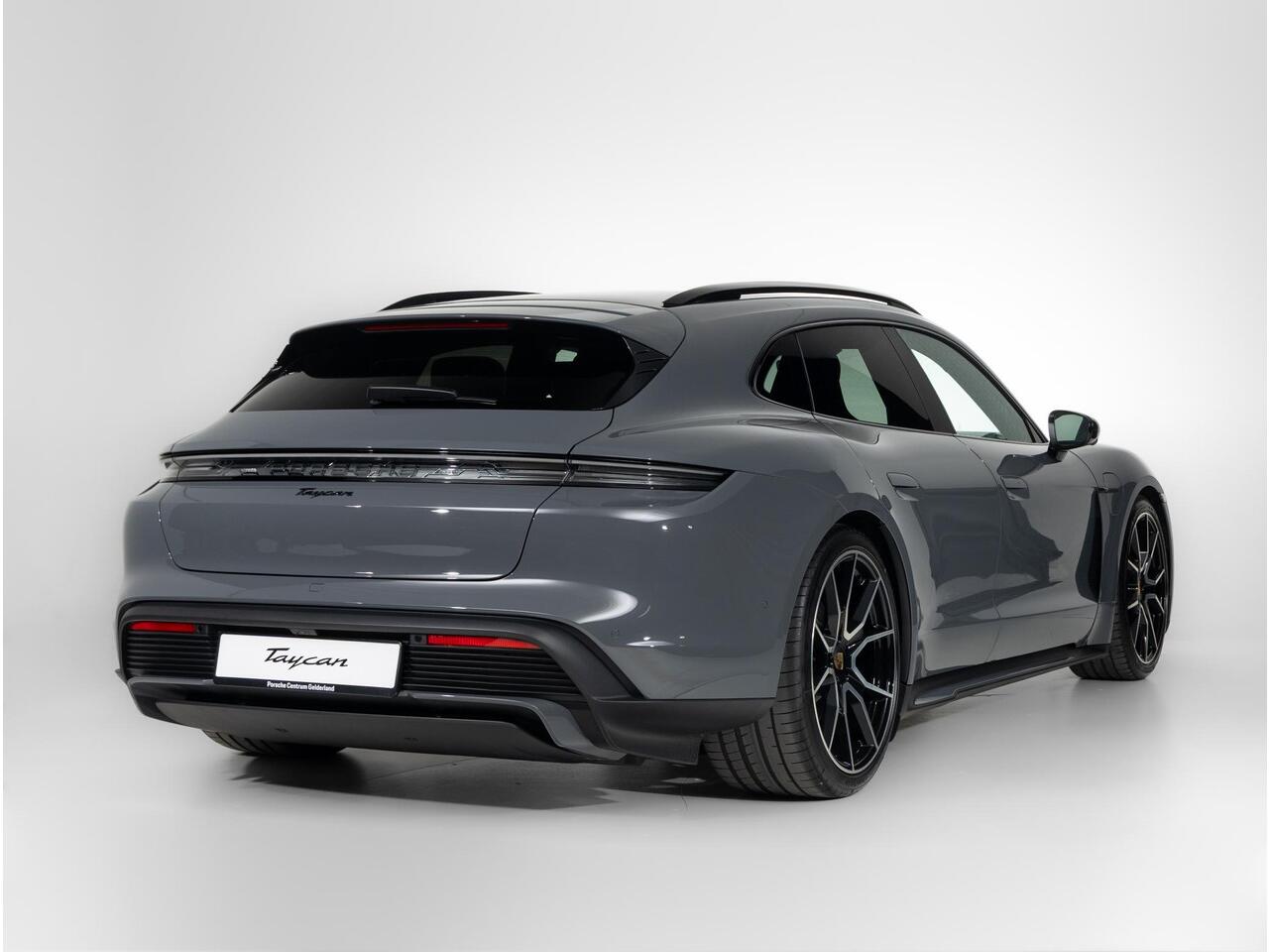 Porsche Taycan Sport Turismo Black Edition