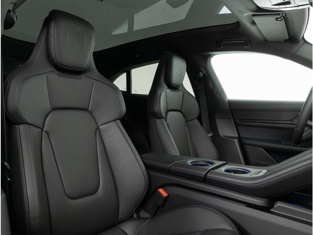 Porsche Taycan Sport Turismo Black Edition