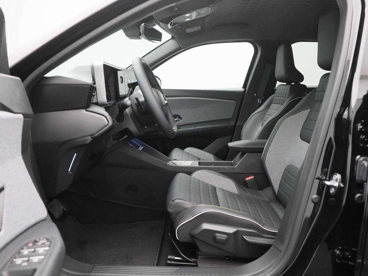 Renault 4 comfort range iconic 52 kWh | Pack Advanced Driving Assist | Harman Kardon Audio | Camera | Stoel- & Stuurwielverwarming | Lederen Bekleding | 18" LMV | Android Automotive | LED | Keyless | Draadloze Apple Carplay & Android Auto