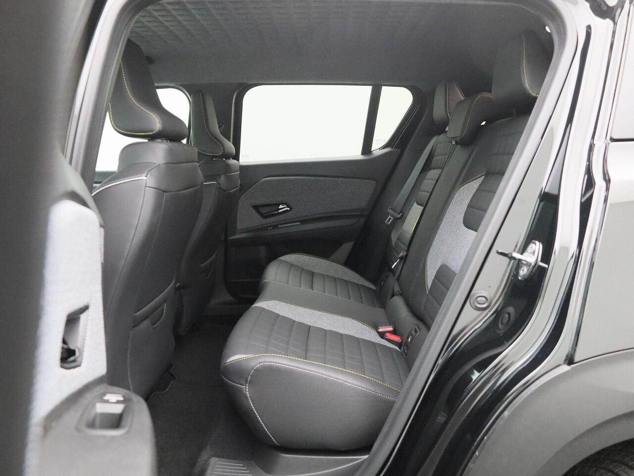 Renault 4 comfort range iconic 52 kWh | Pack Advanced Driving Assist | Harman Kardon Audio | Camera | Stoel- & Stuurwielverwarming | Lederen Bekleding | 18" LMV | Android Automotive | LED | Keyless | Draadloze Apple Carplay & Android Auto