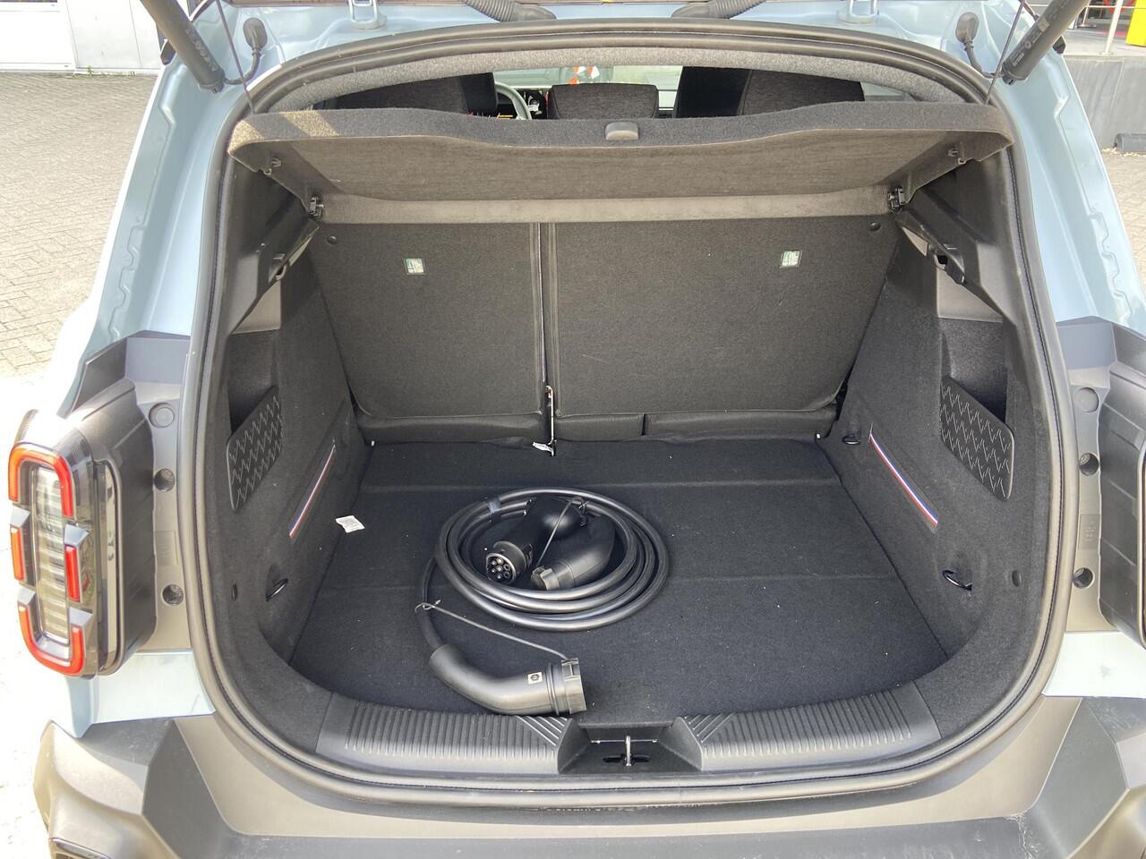 Renault 4 comfort range techno 52 kWh / Google assist /Parkeersensoren/achteruit rij camera/Climate control / Demo zuidoost / vraag naar beschikbaarheid