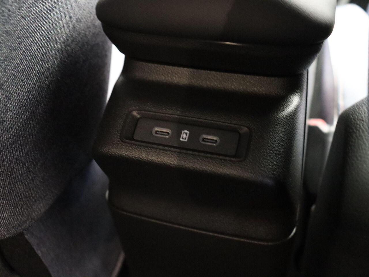 Renault 4 comfort range techno 52 kWh | Stoel- en stuurwielverwarming | Navigatiesysteem | Lichtmetalen velgen |