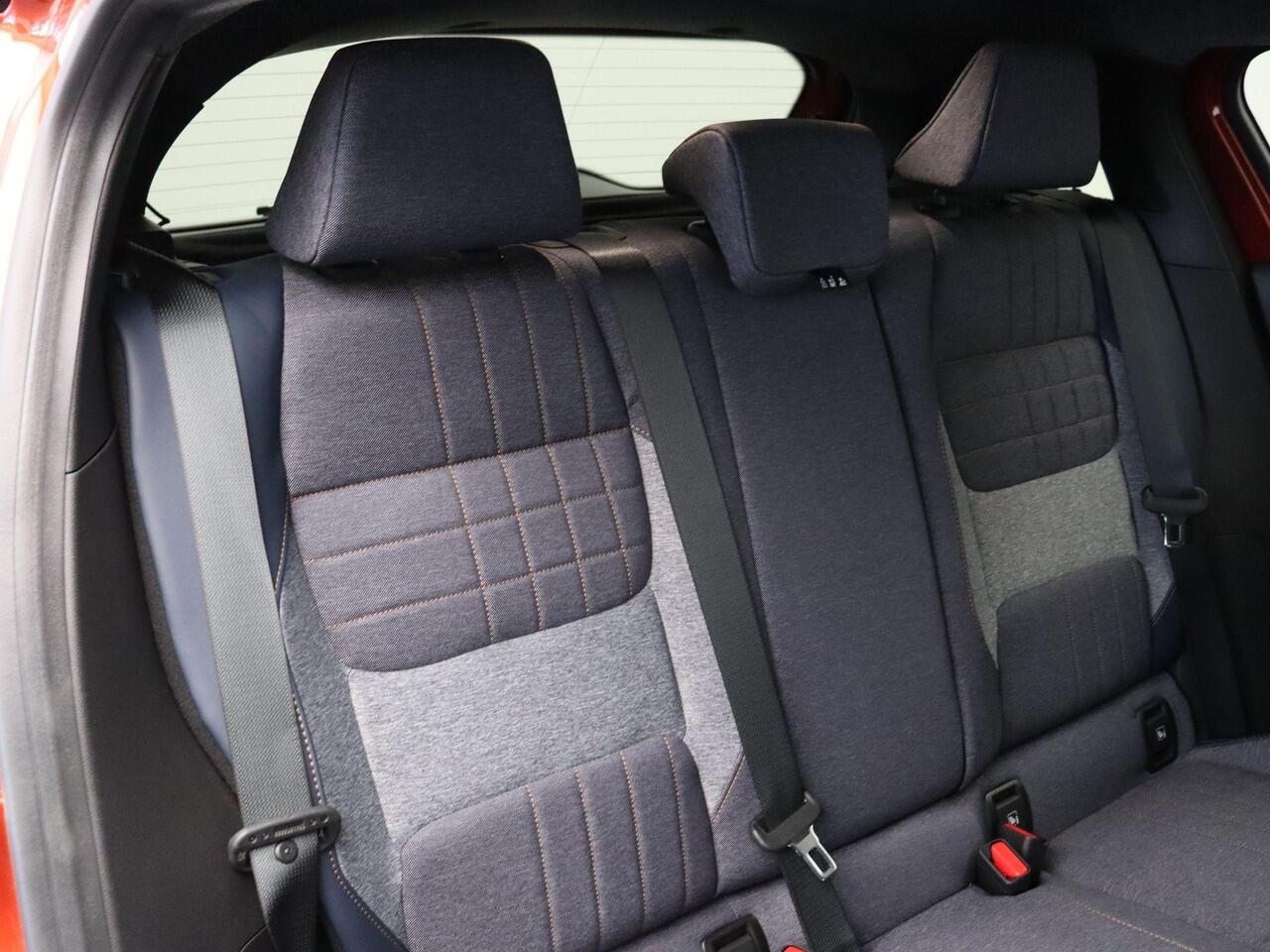 Renault 4 comfort range techno 52 kWh | Stoel- en stuurwielverwarming | Navigatiesysteem | Lichtmetalen velgen |