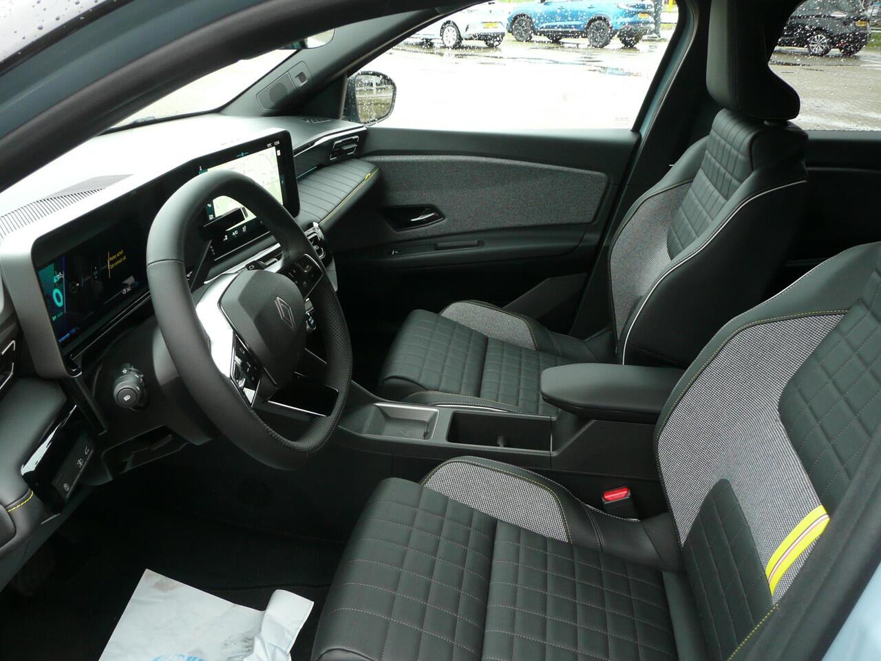 Renault 4 comfort range Iconinc 52 kWh E-TECH ELECTRIC De R4 is al leverbaar vanaf ¤ 29.990*