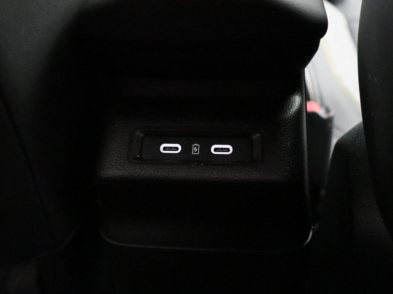 Renault 4 comfort range iconic 52 kWh | Harman Kardon | Elektr. Bedienbare Achterklep | Achteruitrijcamera | Stuurwiel en Voorstoelen Verwarmd |